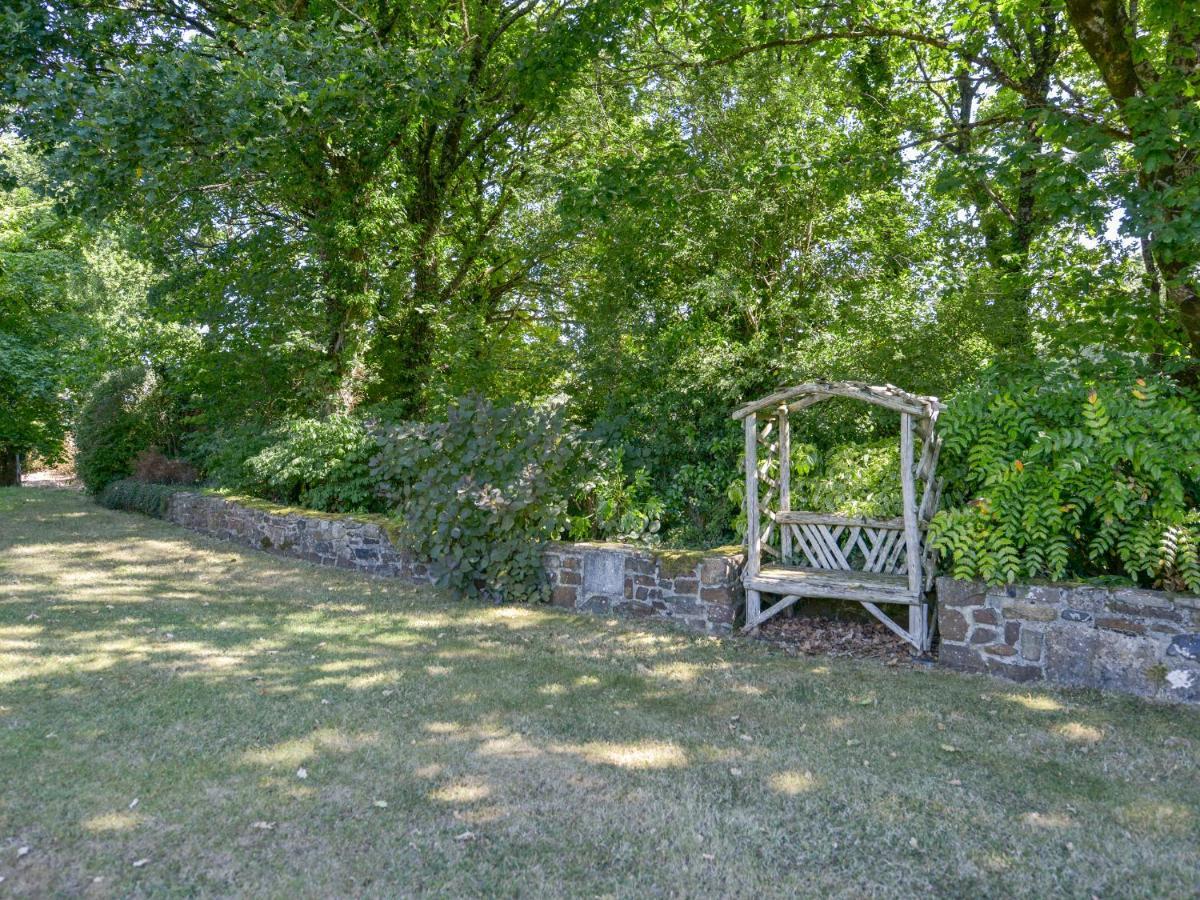 The Old Parlour Villa Sampford Courtenay Exterior photo